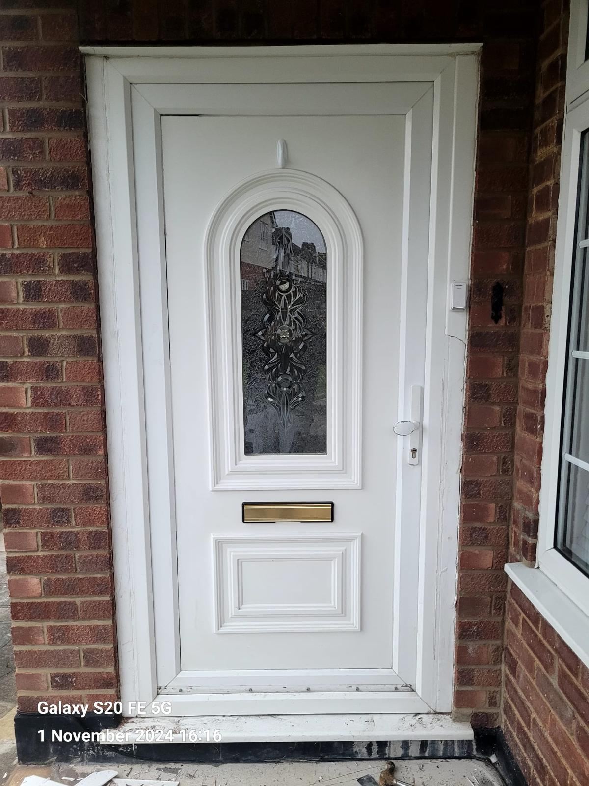 White uPVC front door before being resprayed